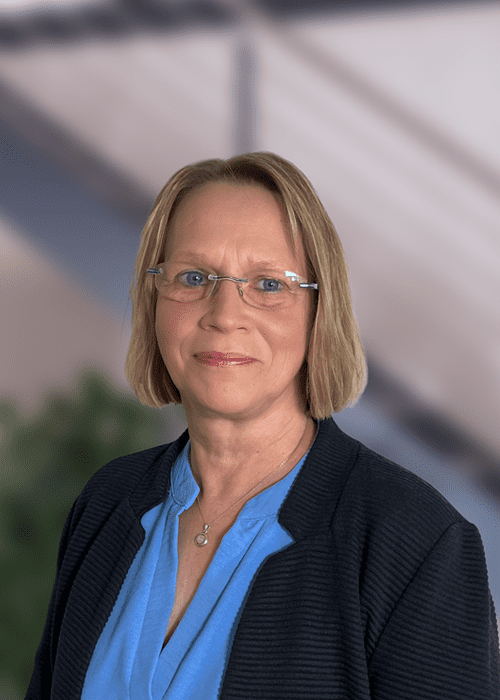 Simone Redlich, Prokuristin